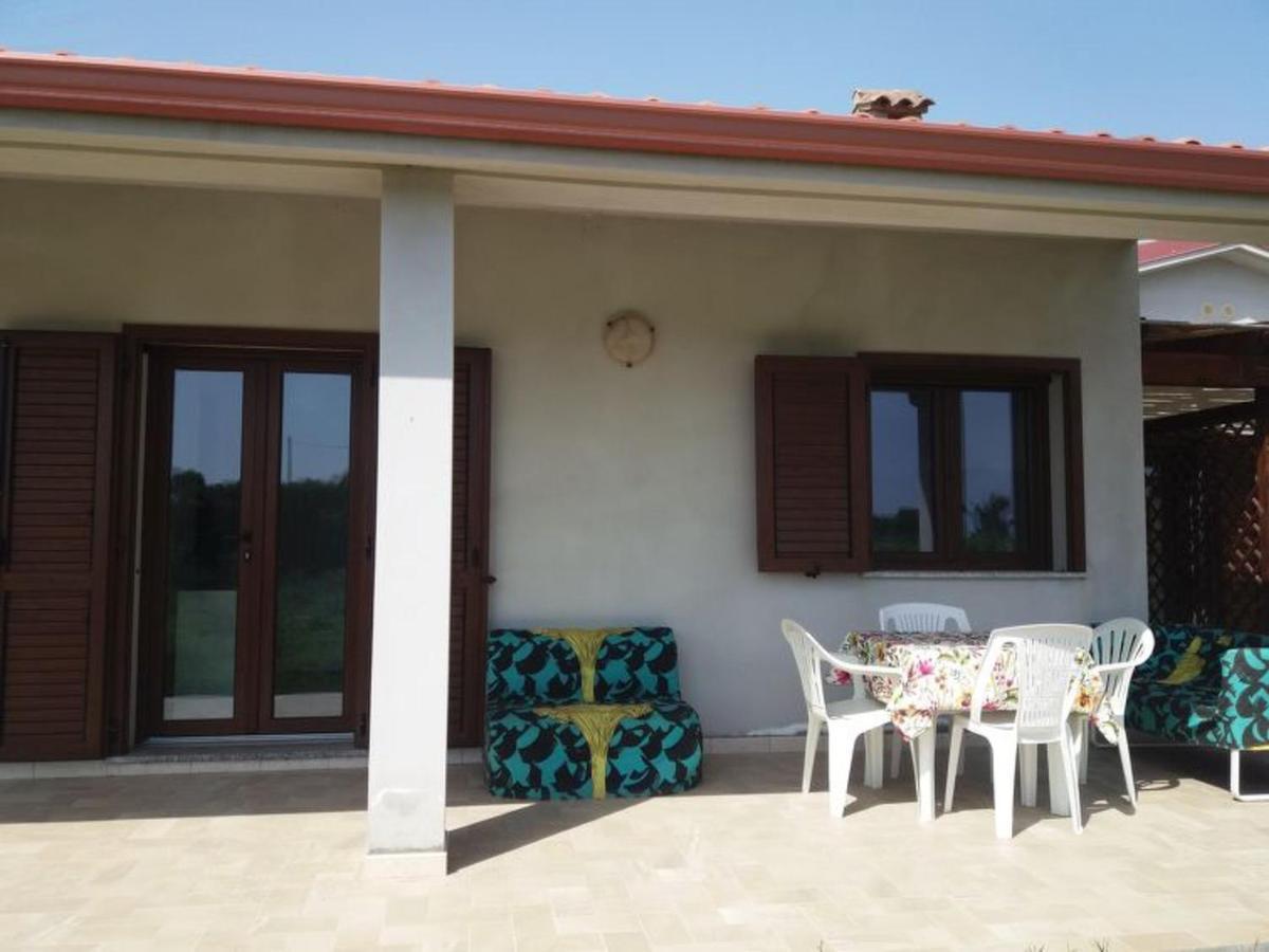2 Bedrooms House With Enclosed Garden And Wifi At Is Potettus SantʼAnna Arresi Esterno foto